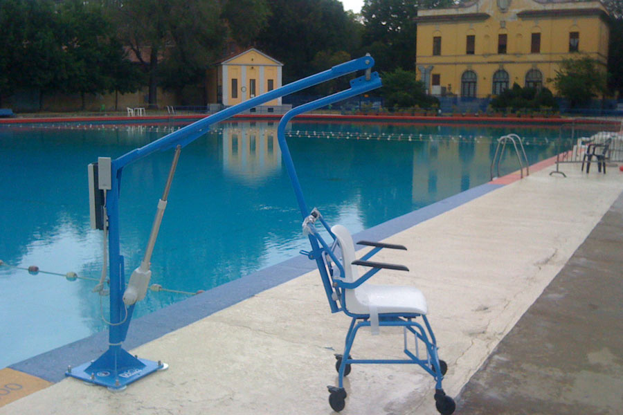 sollevatori per disabili piscina